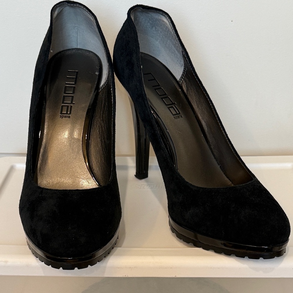 Moda Elegant Black Suede Heels